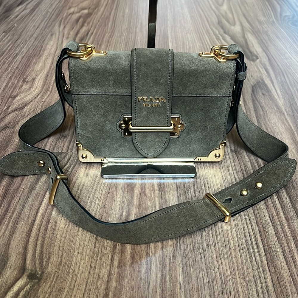 A223 - 💯 % authentic Prada Cahier shoulder bag - Picture 3 of 16